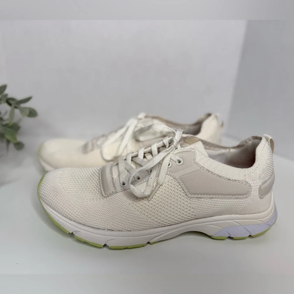 Vionic Endure Women's Lace Up Arch Supportive Sneaker Size 10 Active/Streetwear